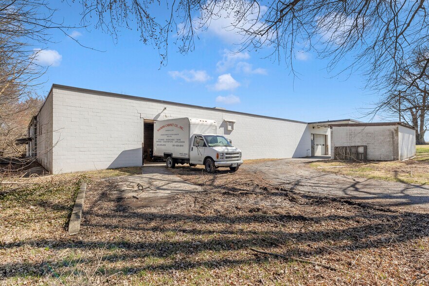 More Photos Of 18001 Sellman Rd, Dickerson Light Manufacturing For Sale