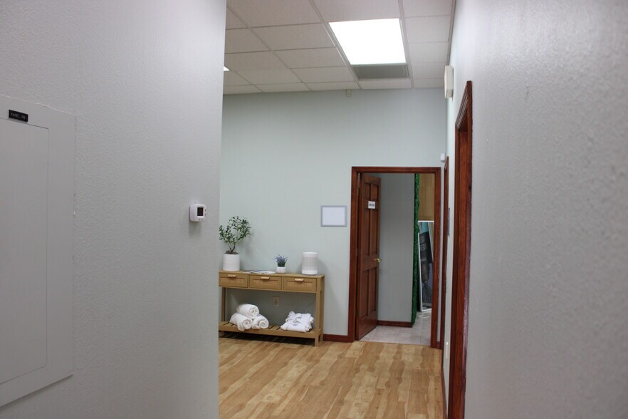 More Photos Of 2831 Alternate 19, Palm Harbor Office For Lease