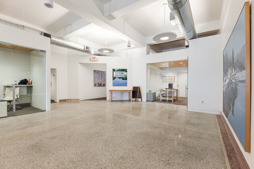 More Photos Of 811 N Broadway Ave, Oklahoma City Office For Lease