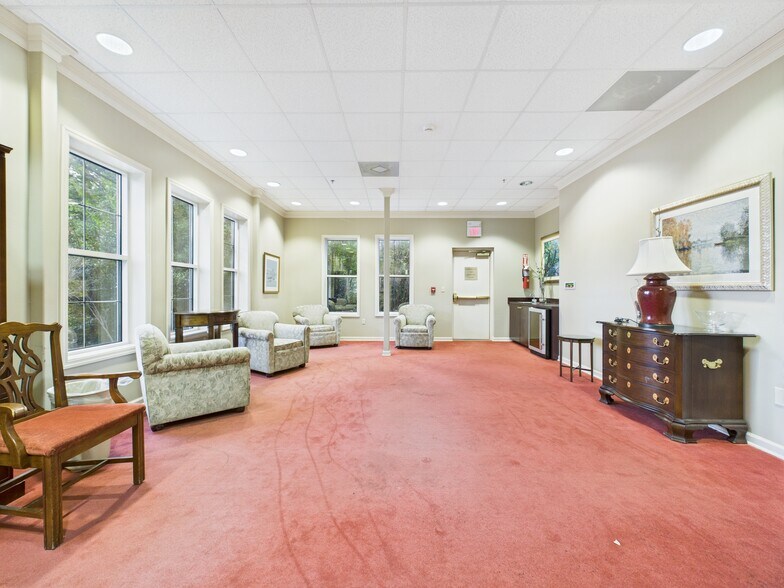 More Photos Of 201 E Dr Hicks Blvd, Florence Medical For Sale