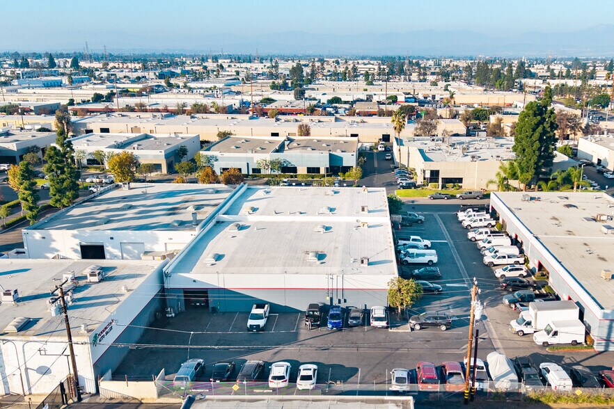 More Photos Of 1010-1016 W Barkley Ave, Orange Warehouse For Sale