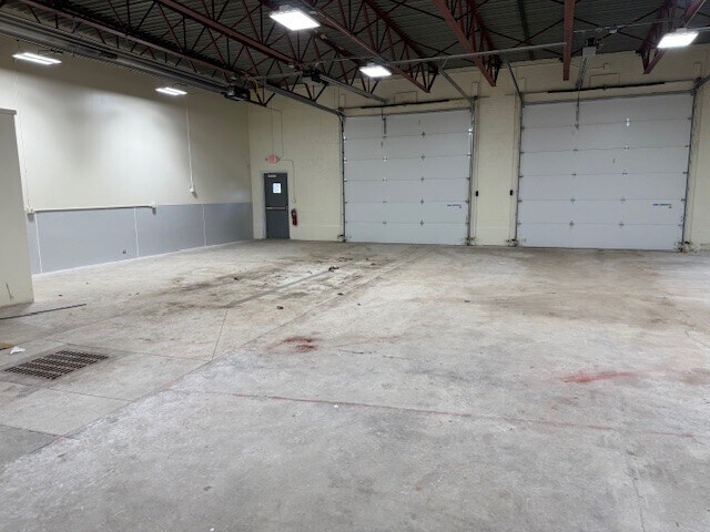 More Photos Of 2 Memorial Dr, Hamburg Light Distribution For Lease