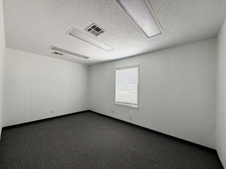 More Photos Of 9000 Philips Hwy, Jacksonville Land For Sale