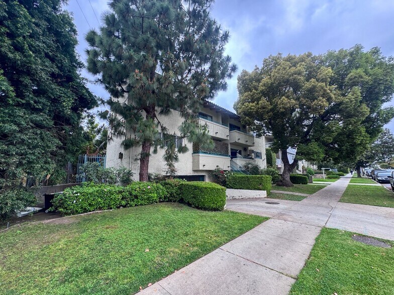 Primary Photo Of 2627 S Sepulveda Blvd, Los Angeles Multifamily For Sale