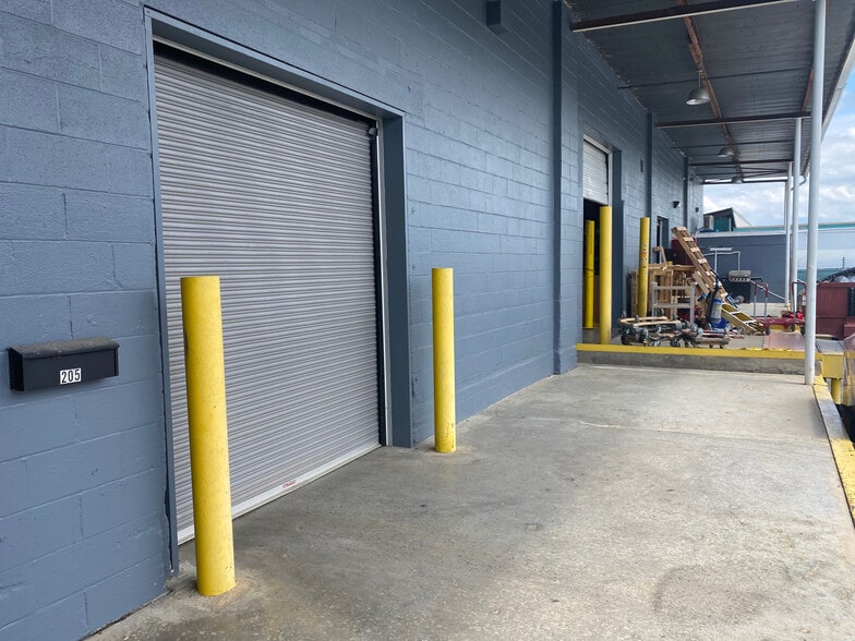 More Photos Of 205 Brick Kiln Rd, Winchester Warehouse For Sale