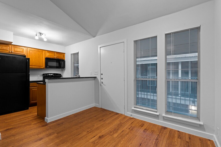 More Photos Of 2526 Durwood St, Austin Apartments For Sale