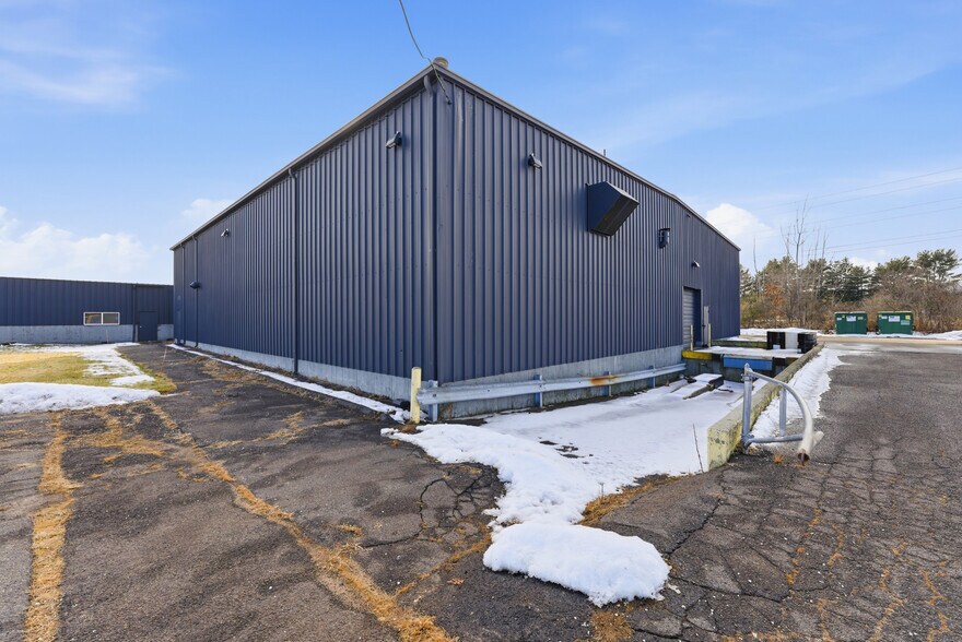 More Photos Of 198-202 Benton Dr, East Longmeadow Warehouse For Lease