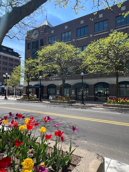 More Photos Of 350 S Main St, Ann Arbor Office For Lease
