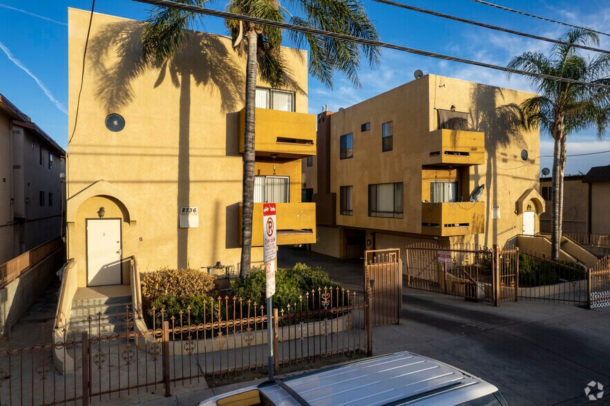 Primary Photo Of 8734-8736 Burnet Ave, North Hills Apartments For Sale