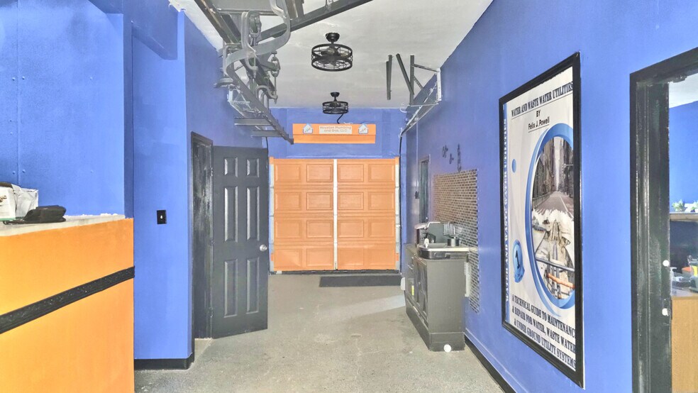 More Photos Of 6408 Del Rio St, Houston Storefront Retail Office For Sale