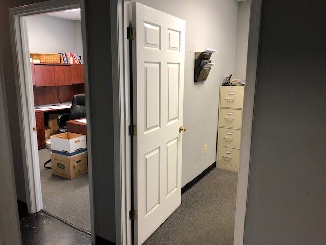 More Photos Of 101 Camp Creek Industrial Pky, Cornelia Flex For Lease