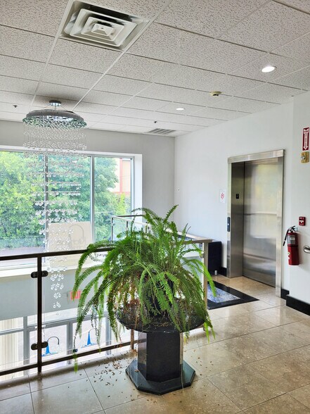 More Photos Of 1641 E Marlton Pike, Cherry Hill Showroom For Lease