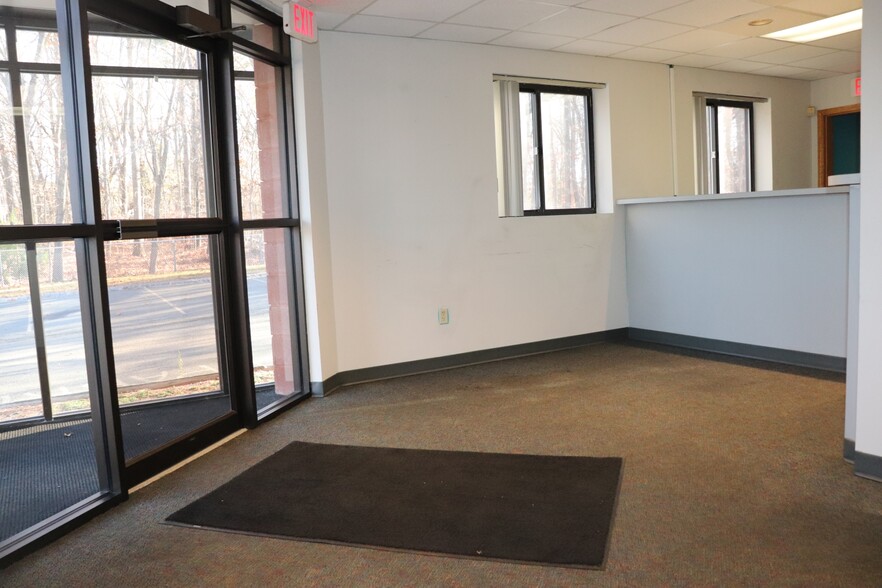 More Photos Of 1 Nablus Rd, Wakefield Distribution For Lease