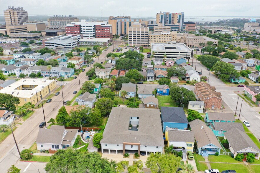 More Photos Of 712 Ball St, Galveston Apartments For Sale