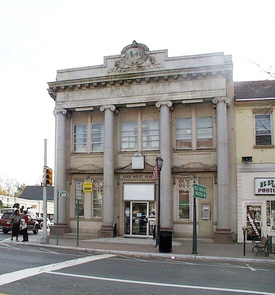 More Photos Of 1 W Main St, Somerville Freestanding For Lease