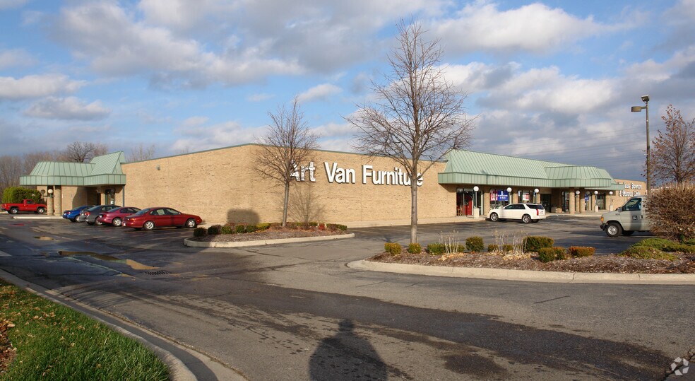 More Photos Of 4095 E Court St, Burton Freestanding For Lease