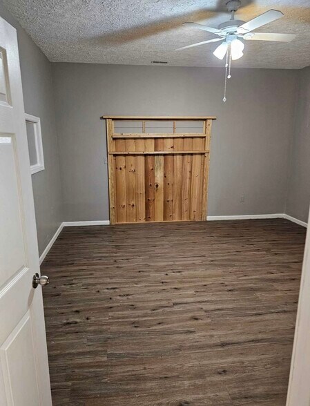 More Photos Of 10535 Highway 53 W, Talking Rock Service For Sale