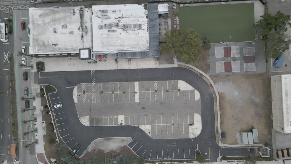 More Photos Of 100 W Livingston St, Orlando Restaurant For Lease