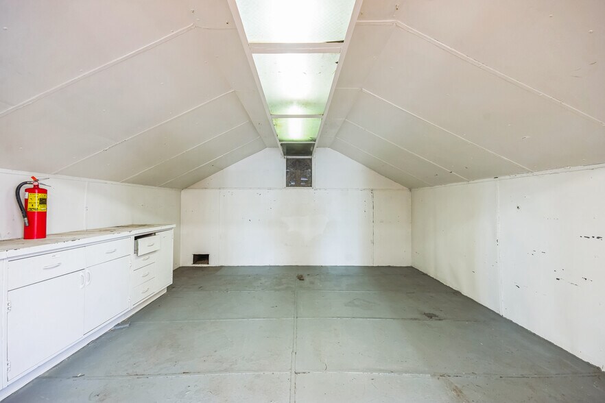 More Photos Of 6 Spring St, Jamesburg Warehouse For Sale