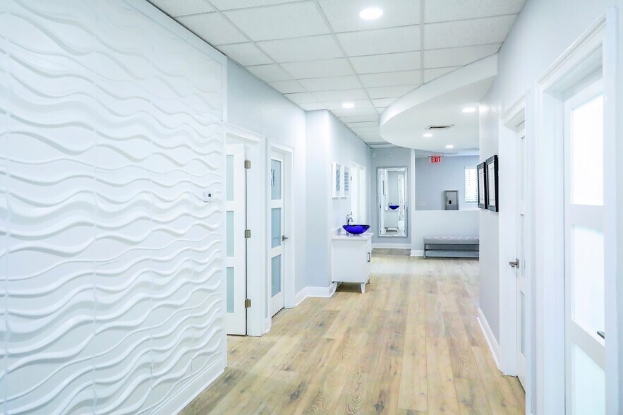 More Photos Of 2330 W Horatio St, Tampa Medical For Lease