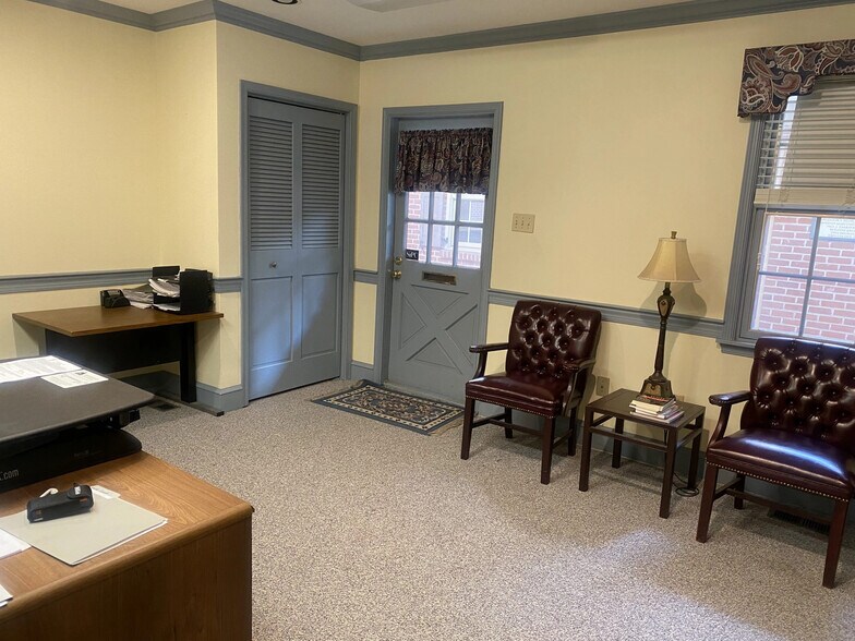 More Photos Of 301 S Main St, Doylestown Medical For Sale