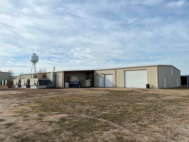 More Photos Of 2921 E 290 Rd, Grove Manufacturing For Lease