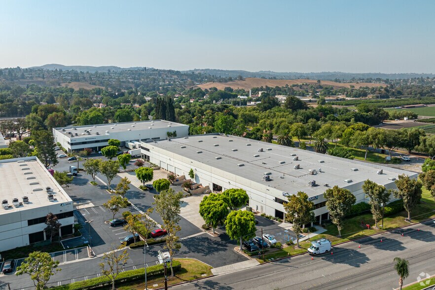 More Photos Of 3420 Pomona Blvd, Pomona Warehouse For Lease