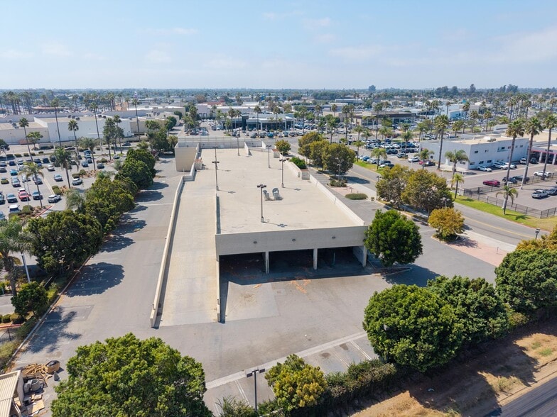 More Photos Of 1701 Auto Center Dr, Oxnard Auto Dealership For Sale