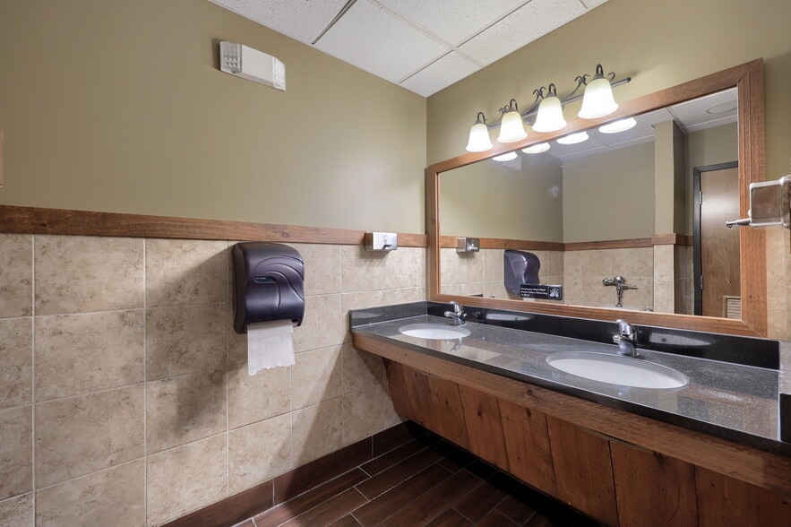 More Photos Of 3610 Newport rd, Intercourse Specialty For Lease