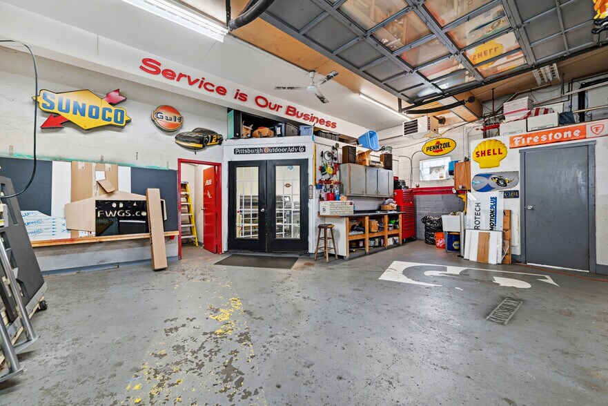 More Photos Of 508 Rodi Rd, Pittsburgh Flex For Sale