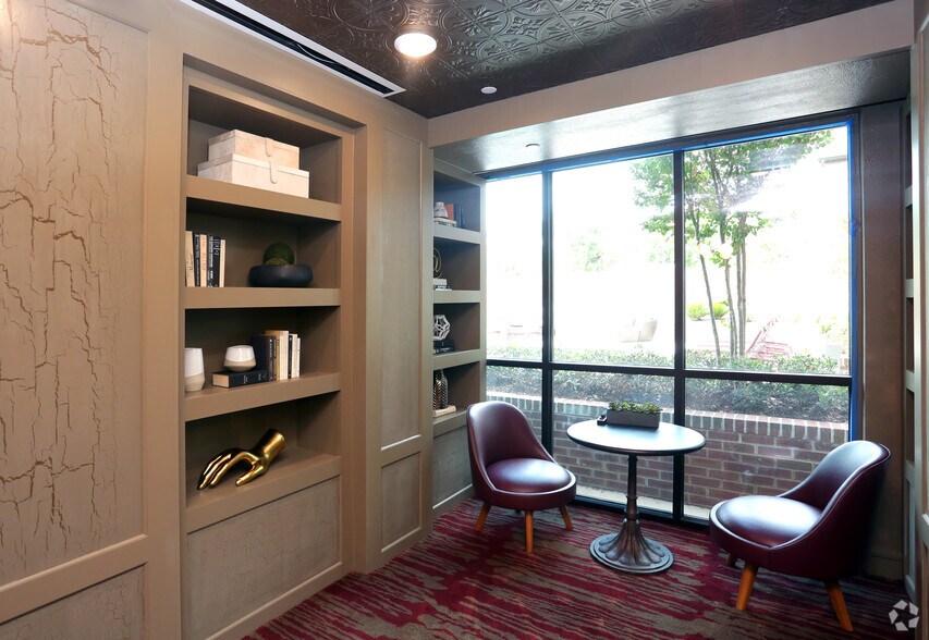 More Photos Of 195 W Davis St, Dallas Apartments For Lease