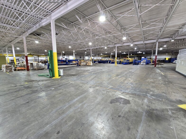 More Photos Of 11042 Wildwood Dr, Olive Branch Warehouse For Lease