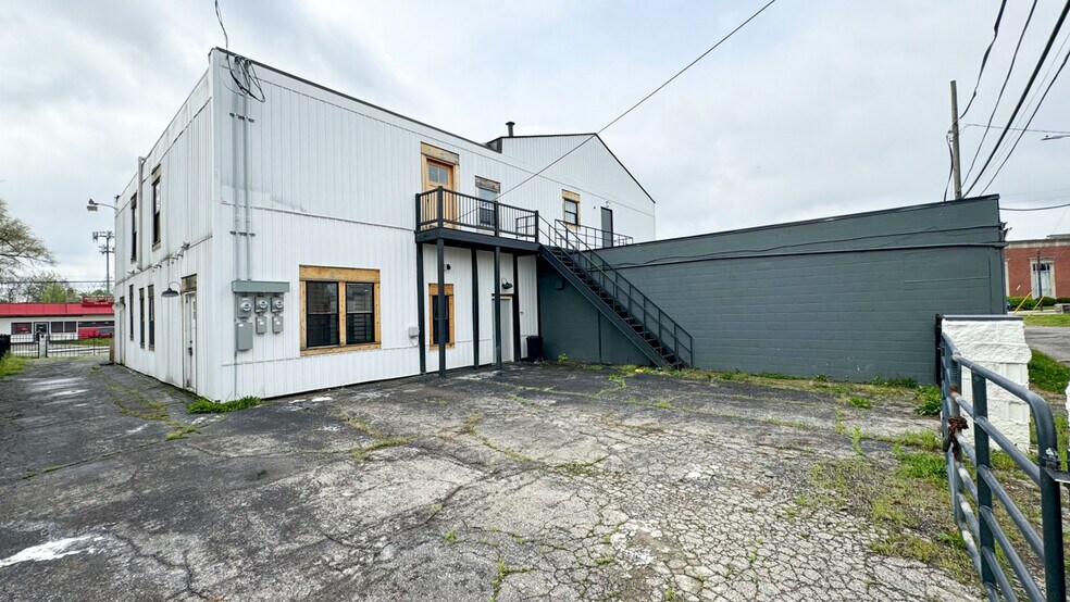 More Photos Of 2709 Westerville Rd, Columbus Light Manufacturing For Sale