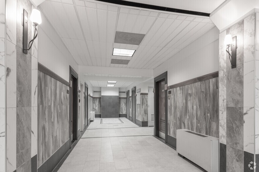 More Photos Of 450 W Broad St, Falls Church Office For Lease