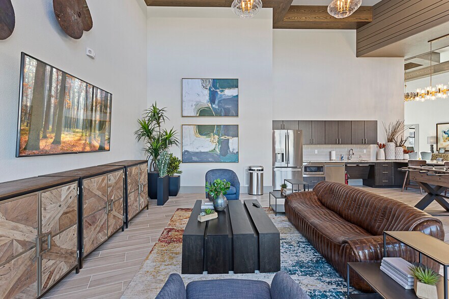 More Photos Of 900 Cinema Dr, Hudson Oaks Apartments For Lease