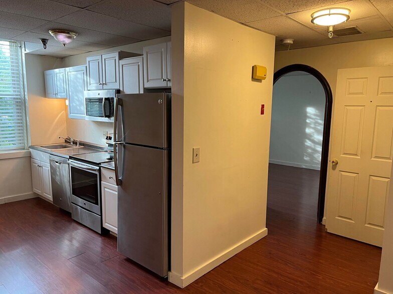 More Photos Of 45 Pearl St, Portsmouth Office For Sale