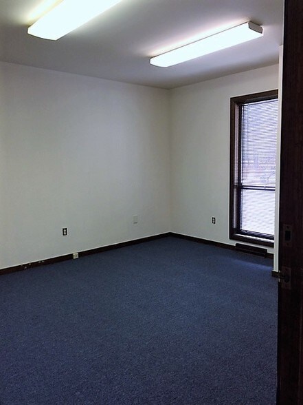 More Photos Of 3007 E Boundary Ter, Midlothian Unknown For Lease