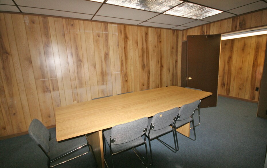 More Photos Of 8411 Old Marlboro Pike, Upper Marlboro Warehouse For Sale