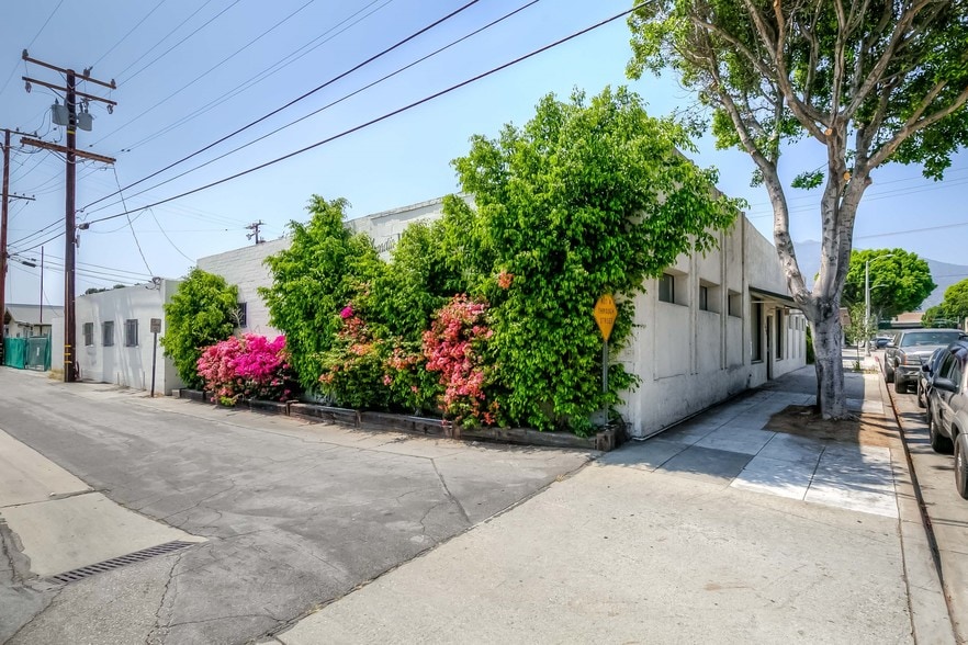 More Photos Of 323-325 N 1st Ave, Arcadia Freestanding For Lease
