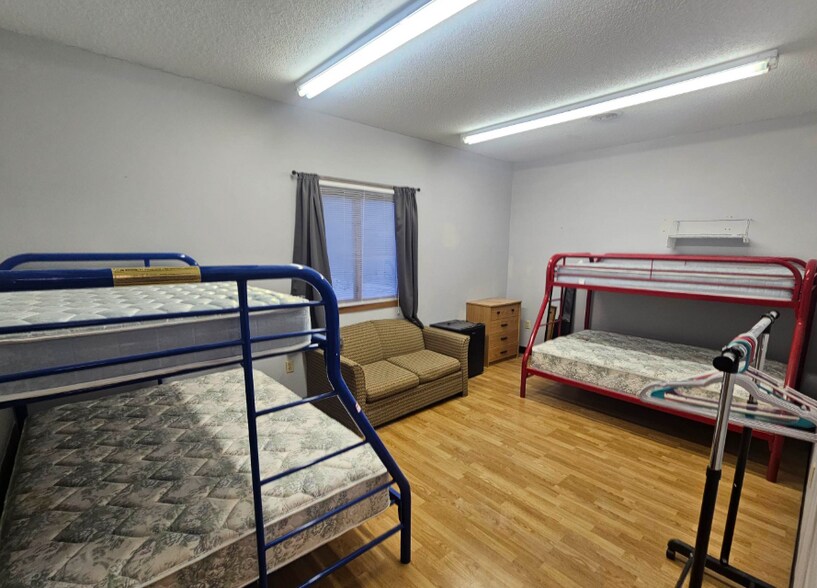 More Photos Of 1544 Lazelle St, Sturgis Freestanding For Sale