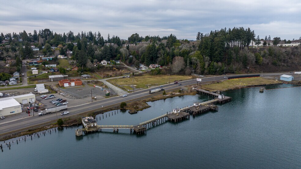 More Photos Of 2250 N Bayshore Dr, Coos Bay Marina For Sale