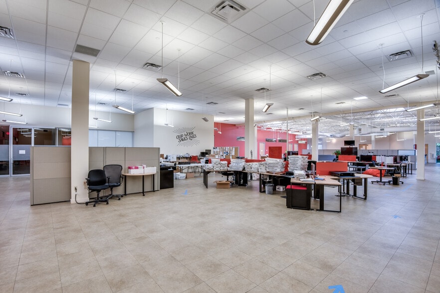 More Photos Of 14086 Proton Rd, Dallas Light Manufacturing For Sale