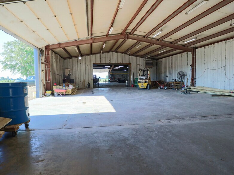 More Photos Of 2946 State Highway V, Matthews Warehouse For Sale