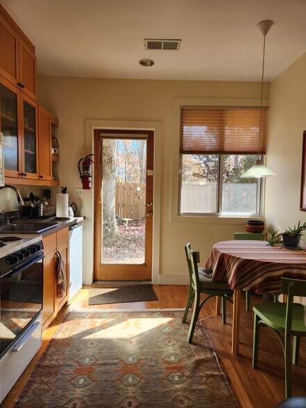 More Photos Of 166 Bunn Dr, Princeton Medical For Lease