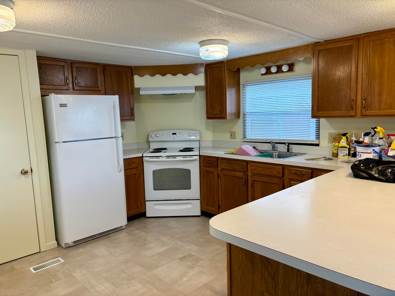 More Photos Of 521 S Emmett St, Virden Manufactured Housing Mobile Home Park For Sale