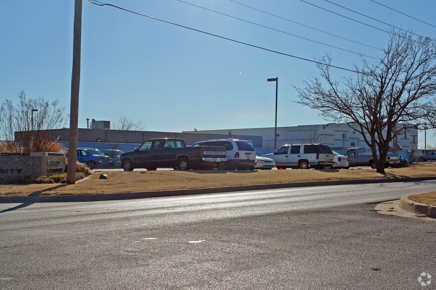 More Photos Of 1610 NE 4th St, Oklahoma City Warehouse For Lease