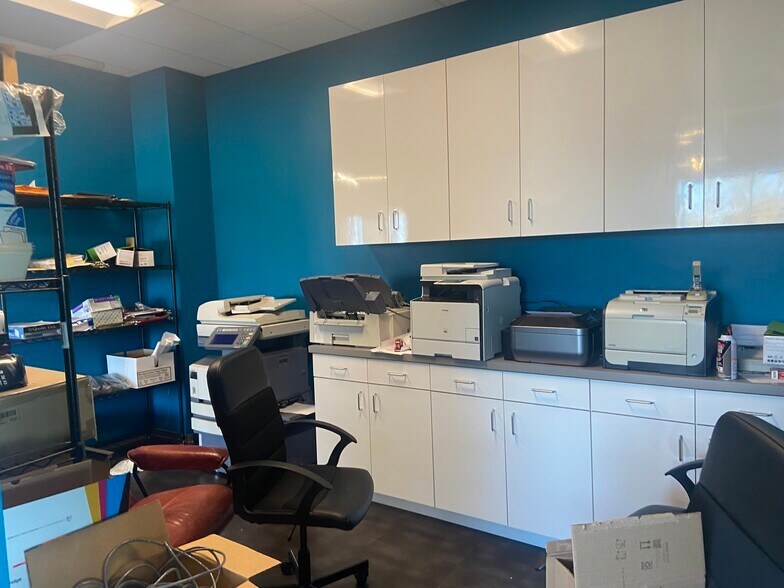 More Photos Of 19490 Sandridge Way, Leesburg Medical For Sale