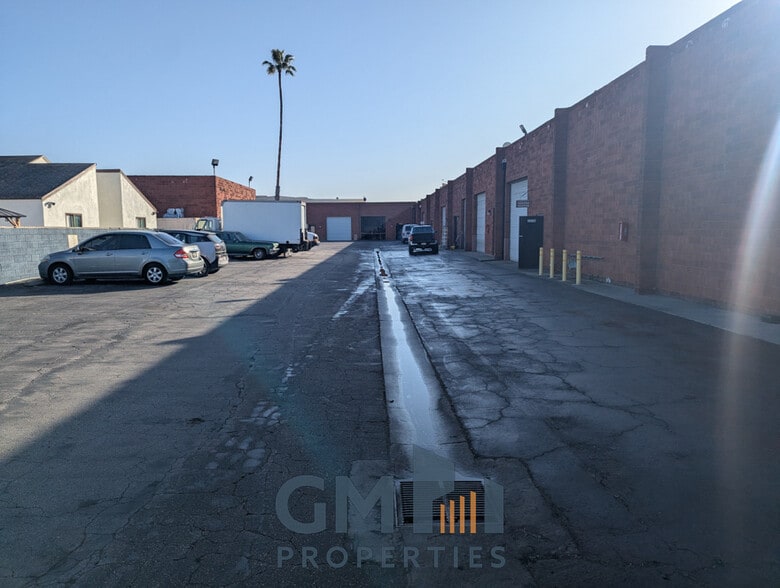 More Photos Of 128-145 W Gardena Blvd, Gardena Warehouse For Lease