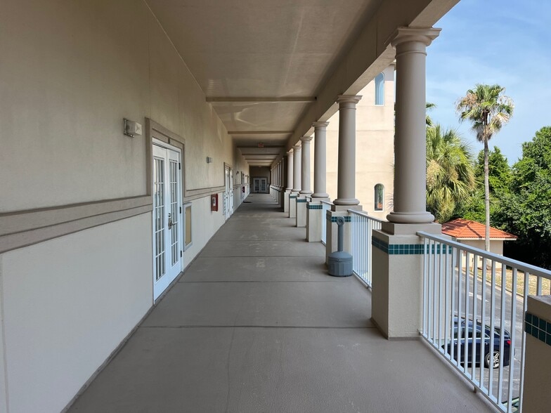 More Photos Of 4507 Furling Ln, Destin Loft Creative Space For Sale
