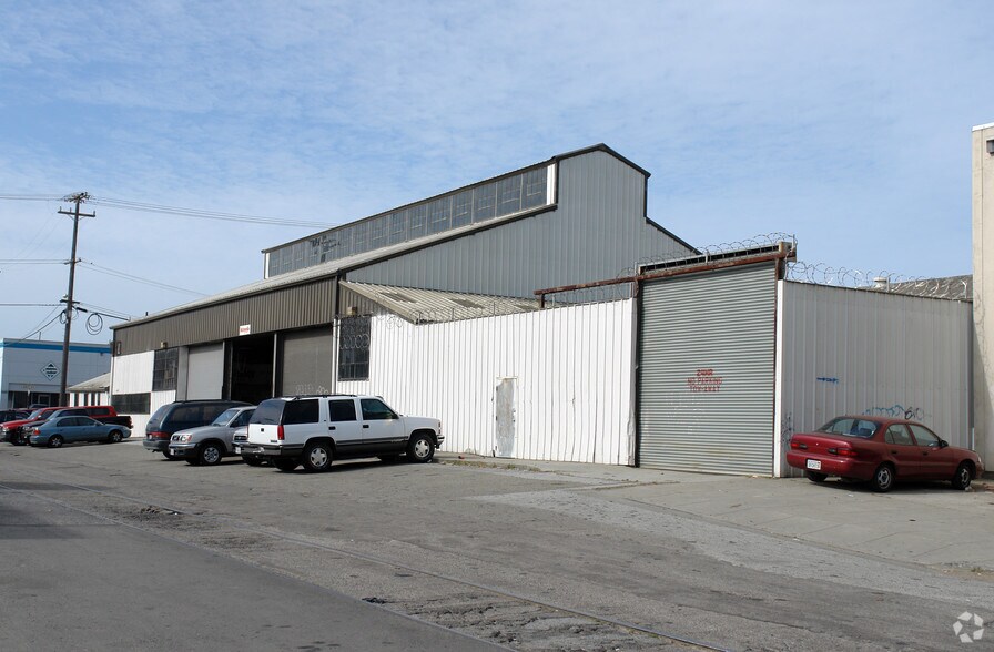 More Photos Of 1000 25th St, San Francisco Warehouse For Lease